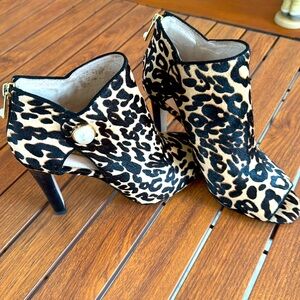 ❣️❣️2for$20❣️❣️Louise et Cie Leopard Print Ankle Boots